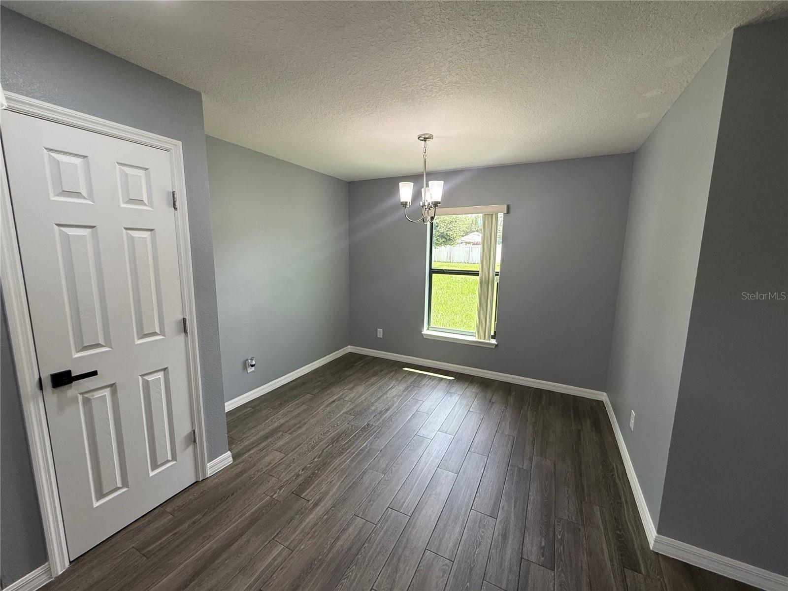 200 Pheasant Dr Property Photo 11