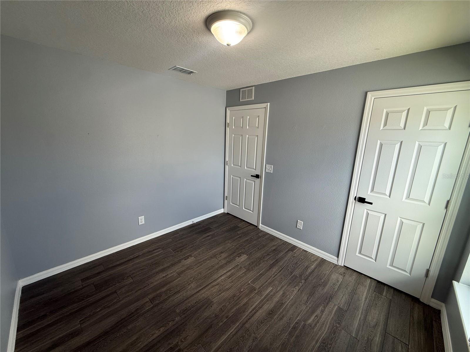 200 Pheasant Dr Property Photo 28