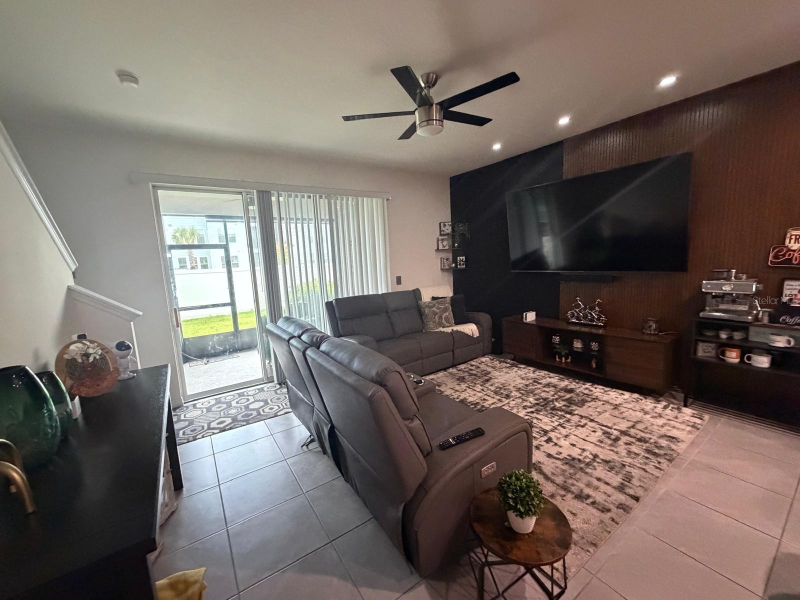 1346 Isleta Loop Property Photo 13