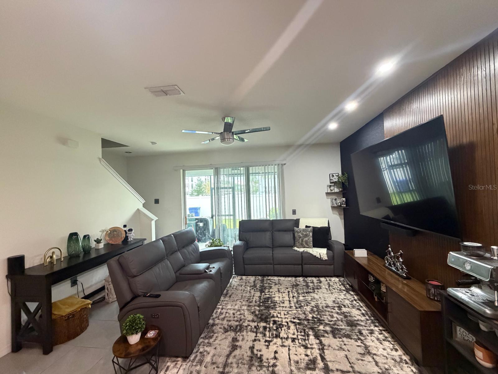 1346 Isleta Loop Property Photo 14
