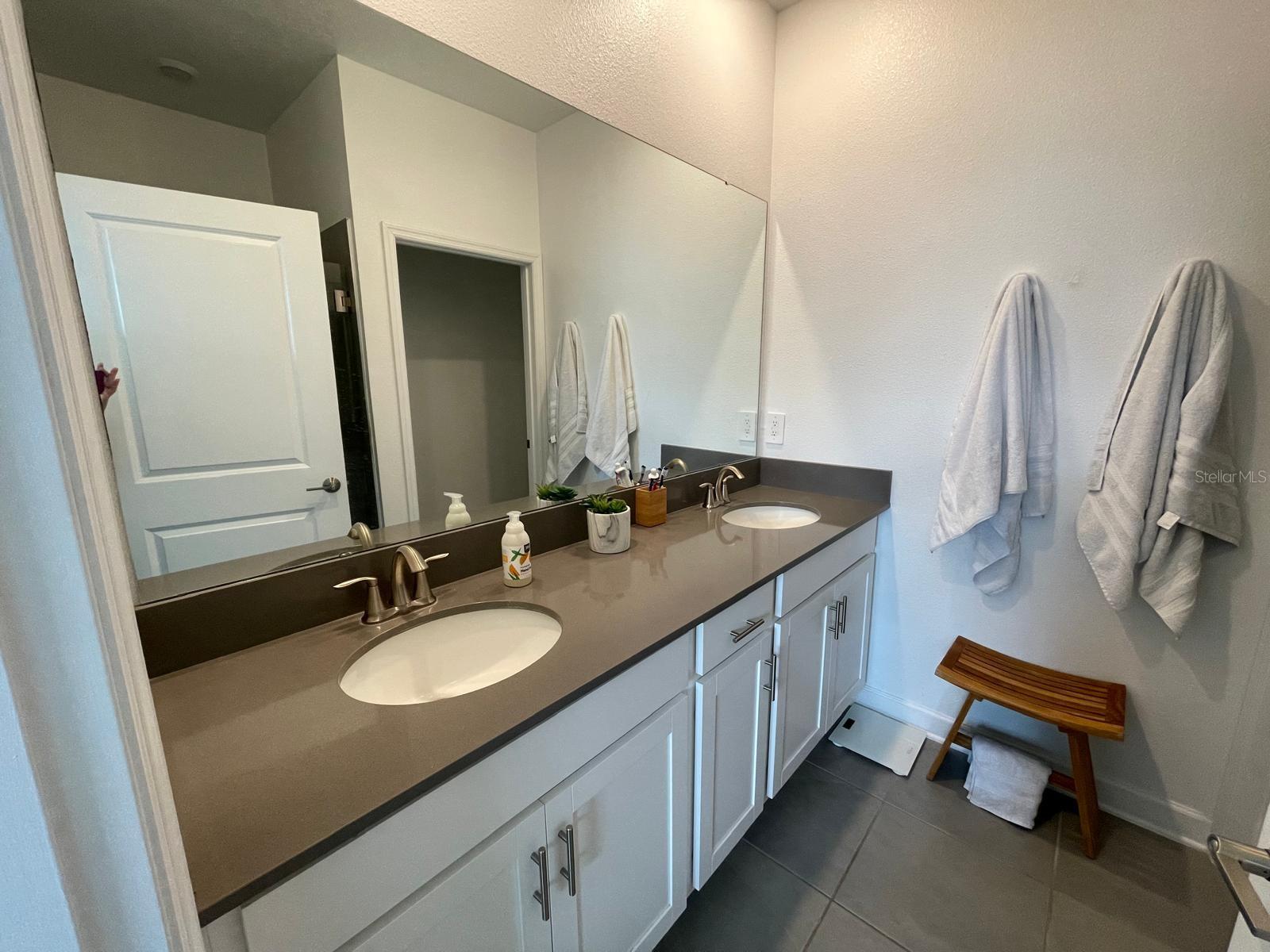 3092 Addison Blvd Property Photo 8