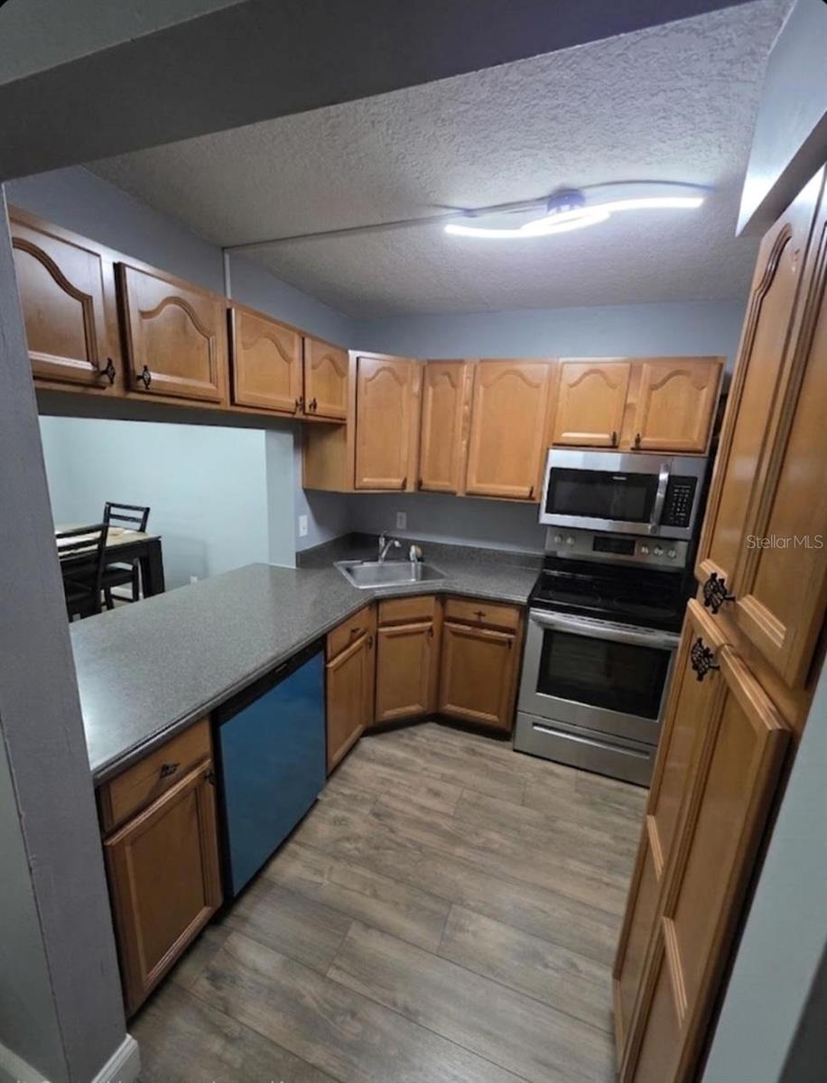 1624 S Pine Ridge Cir #d2 Property Photo 3