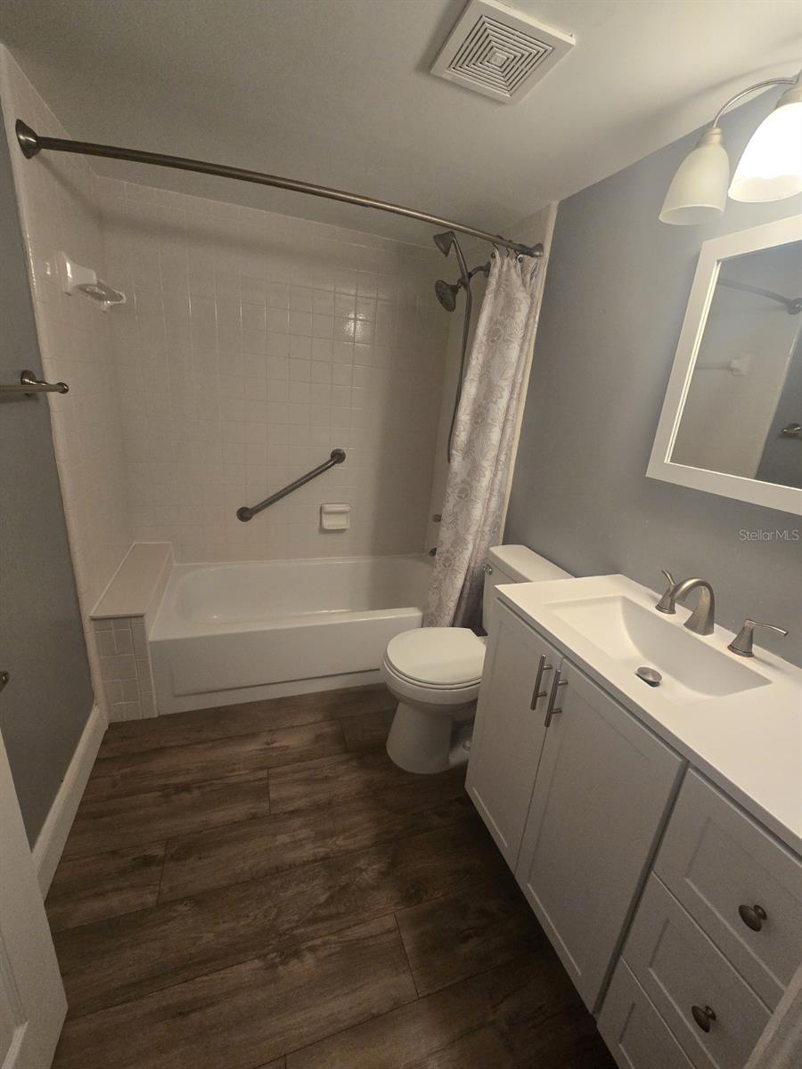 1624 S Pine Ridge Cir #d2 Property Photo 10