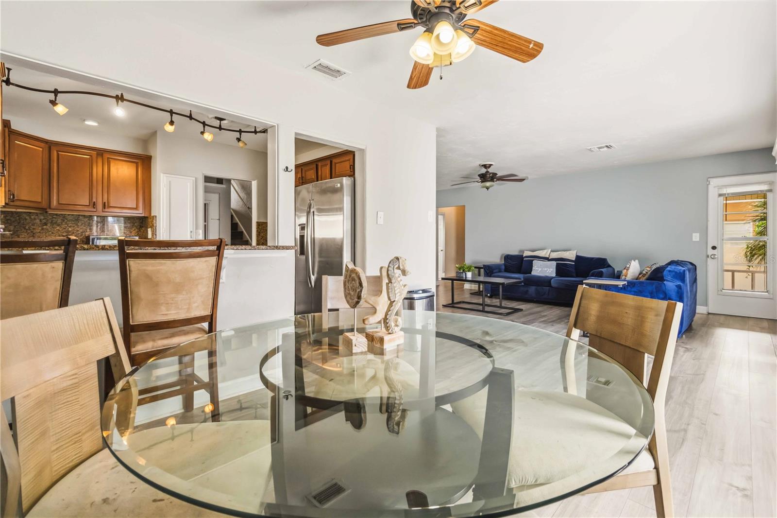 582 Revilo Blvd Property Photo 11