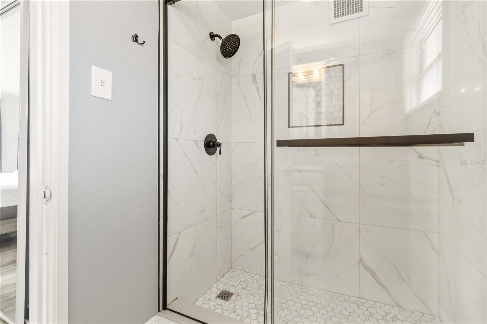 582 Revilo Blvd Property Photo 25