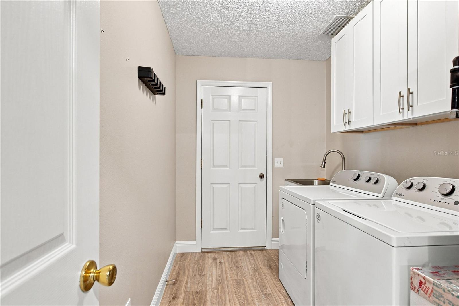 2713 De La Rosa St Property Photo 23