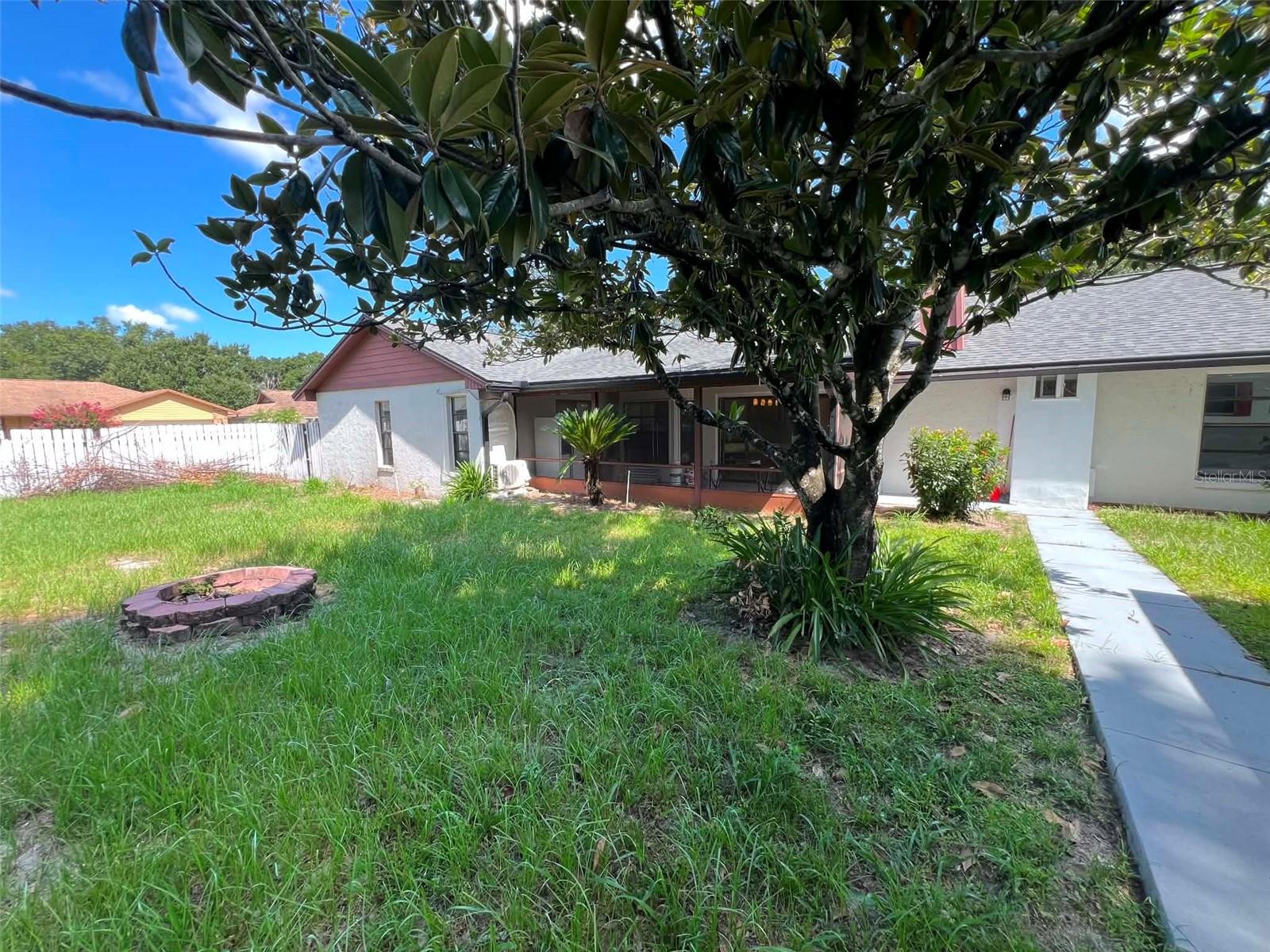 8936 Rose Hill Dr Property Photo 6