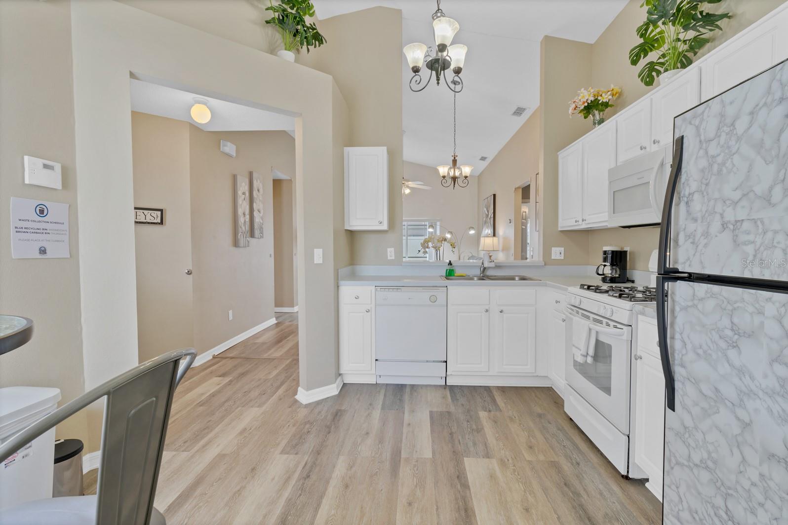 7830 Myrtle Oak Ln Property Photo 9