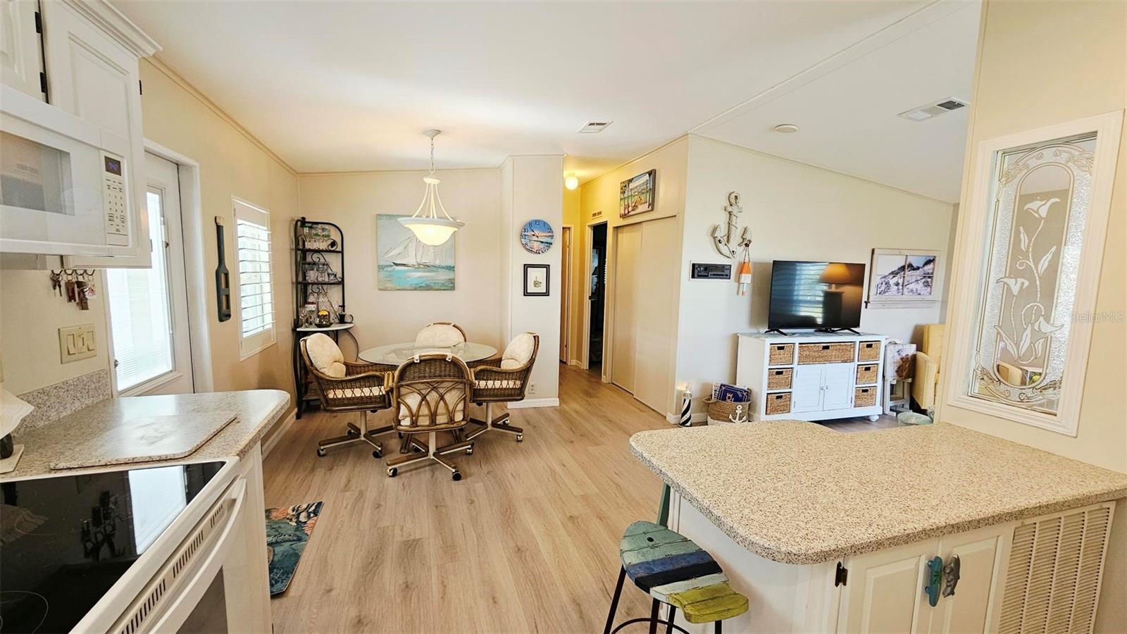 9122 Kestral Cir Property Photo 8