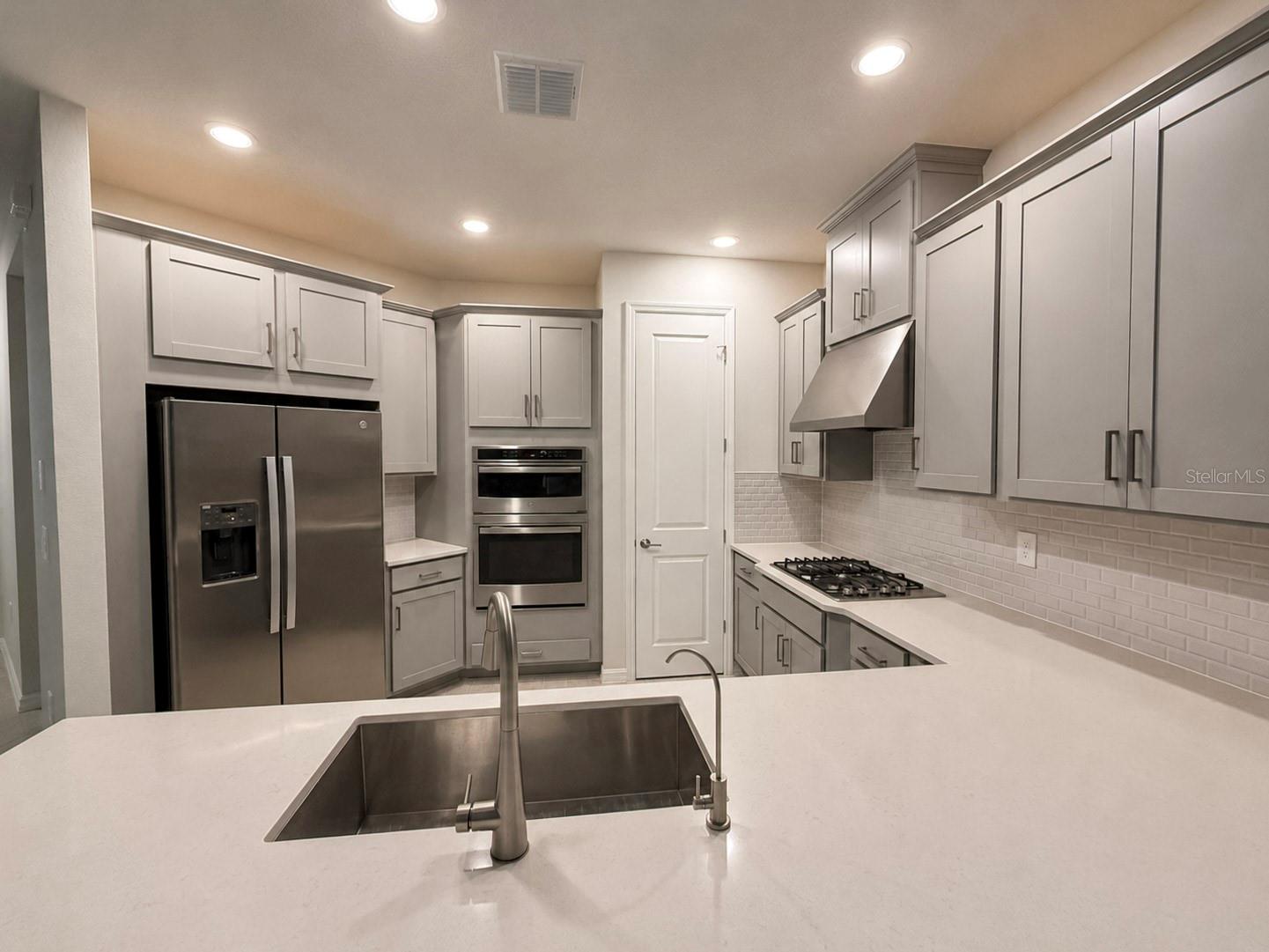 1014 Top Minnow Rd Property Photo 4