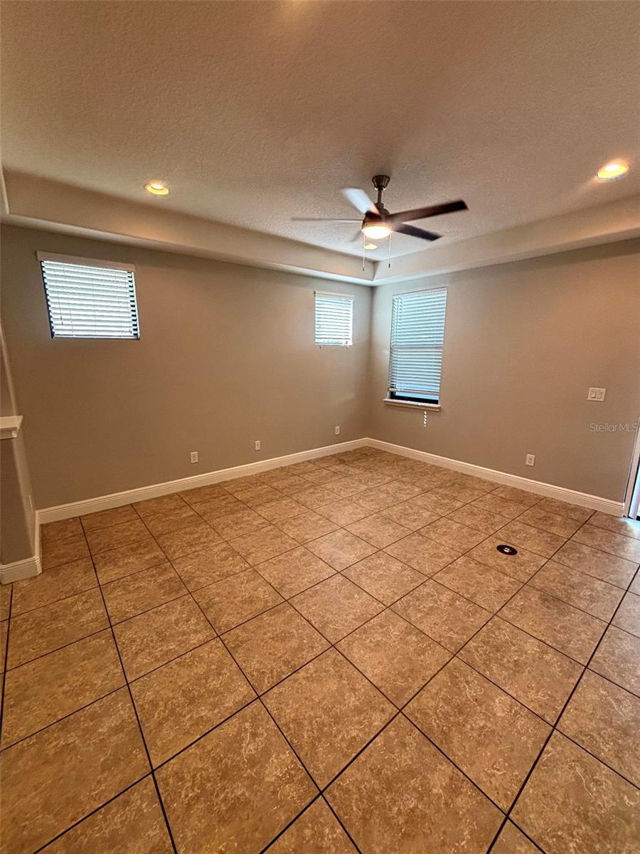 8171 Roseville Blvd Property Photo 6