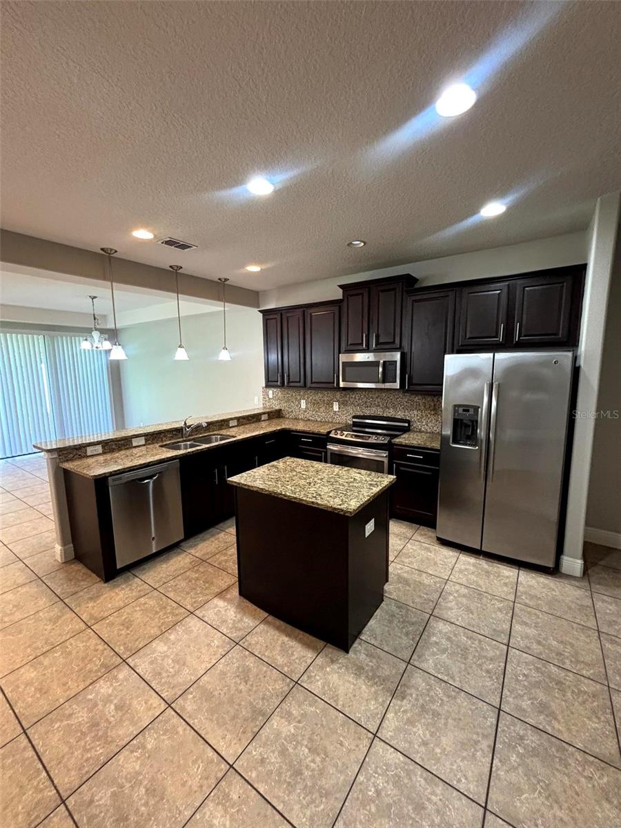 8171 Roseville Blvd Property Photo 14