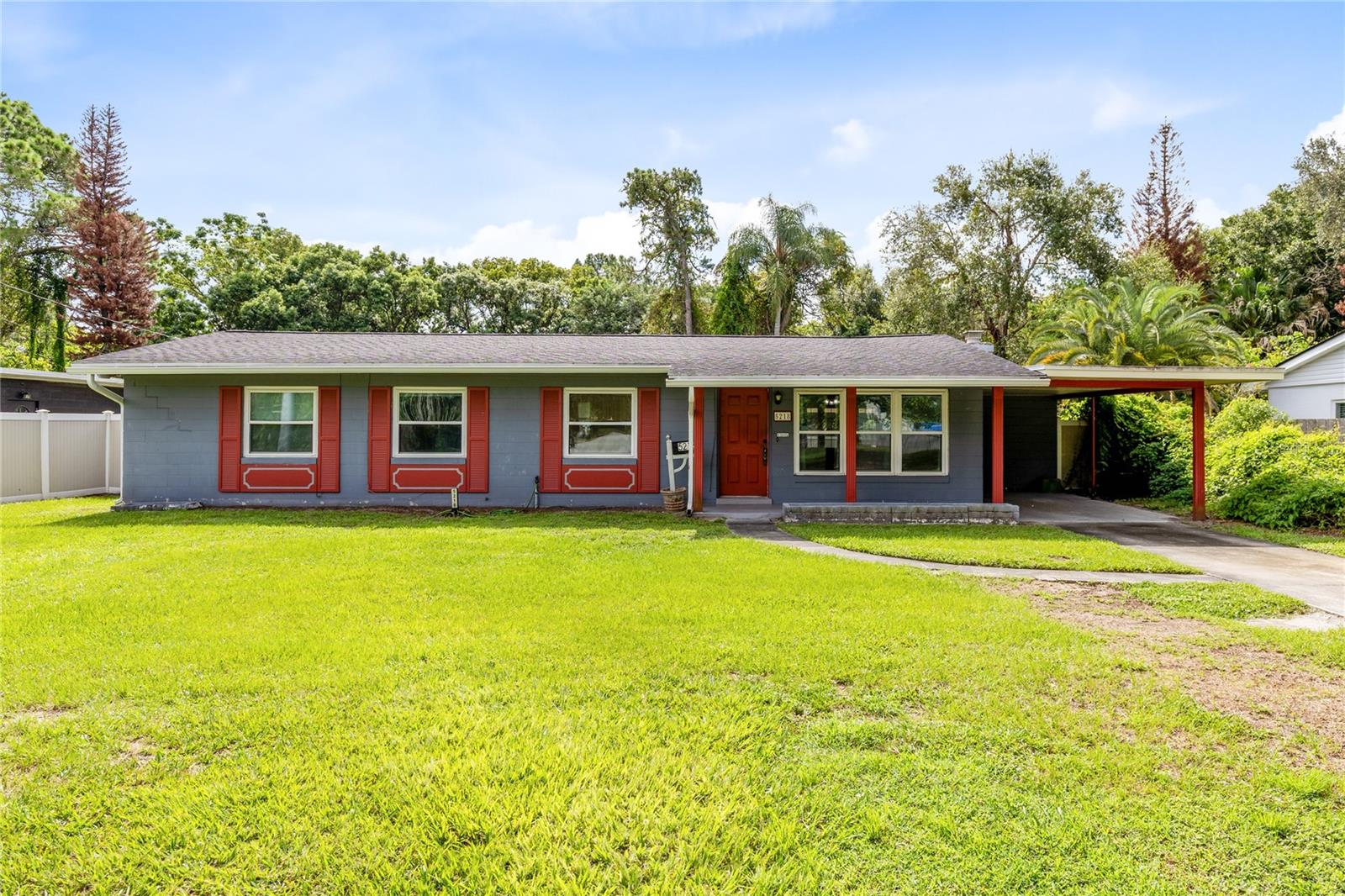 5218 Lake Howell Rd Property Photo 1