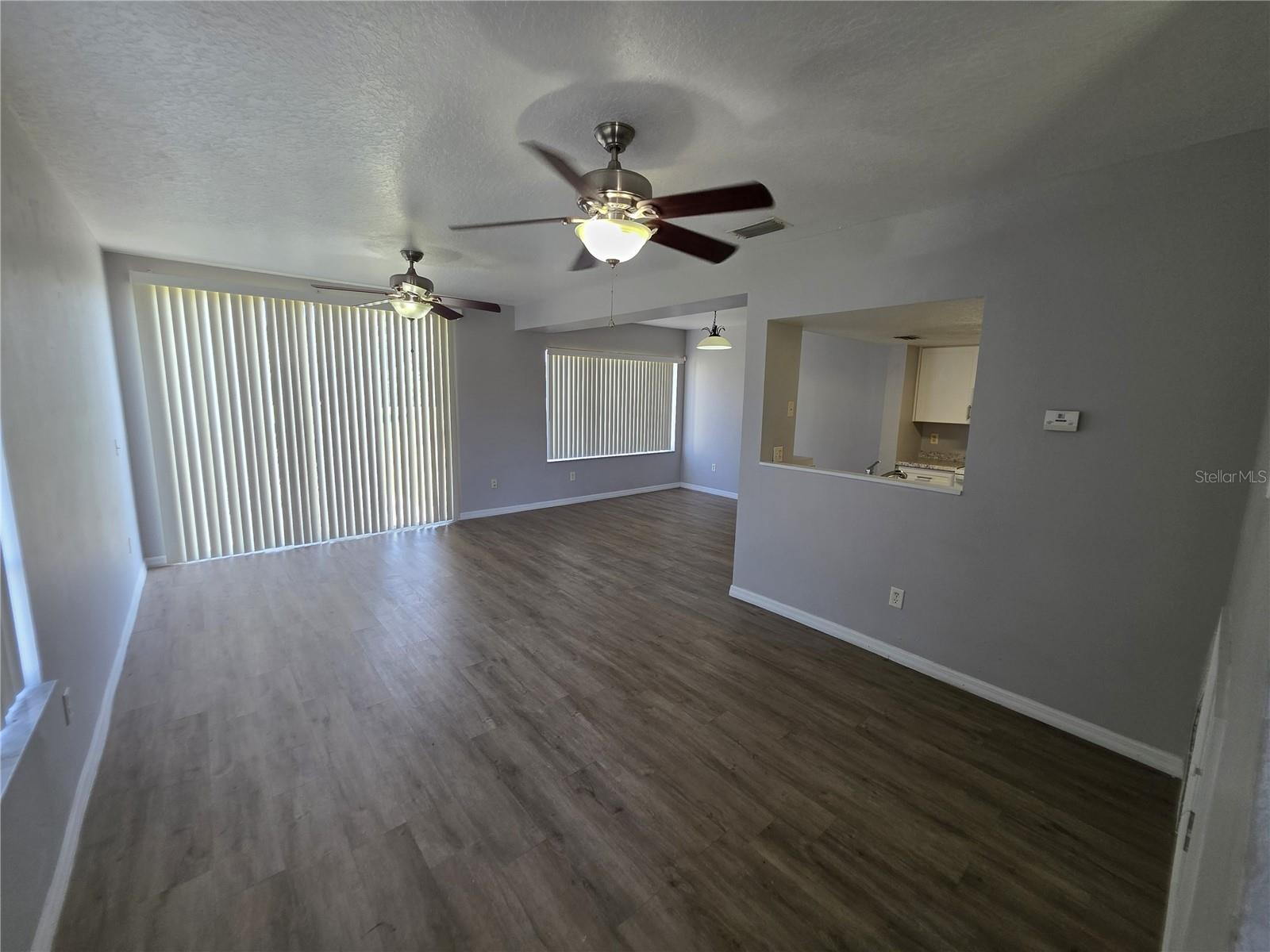 937 Washington Palm Loop Property Photo 3
