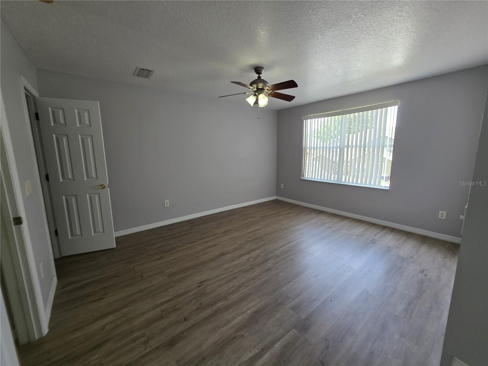 937 Washington Palm Loop Property Photo 7