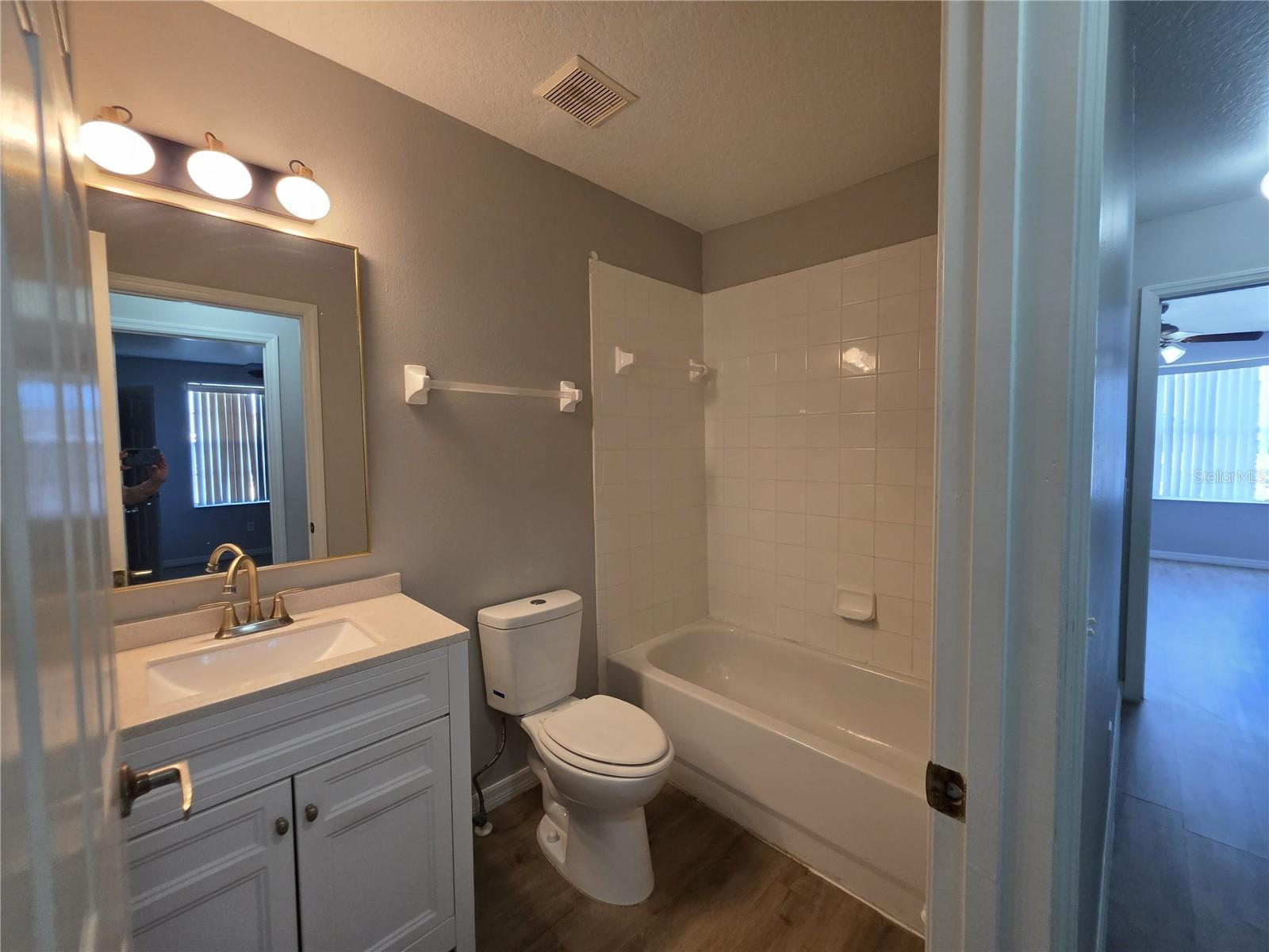 937 Washington Palm Loop Property Photo 11