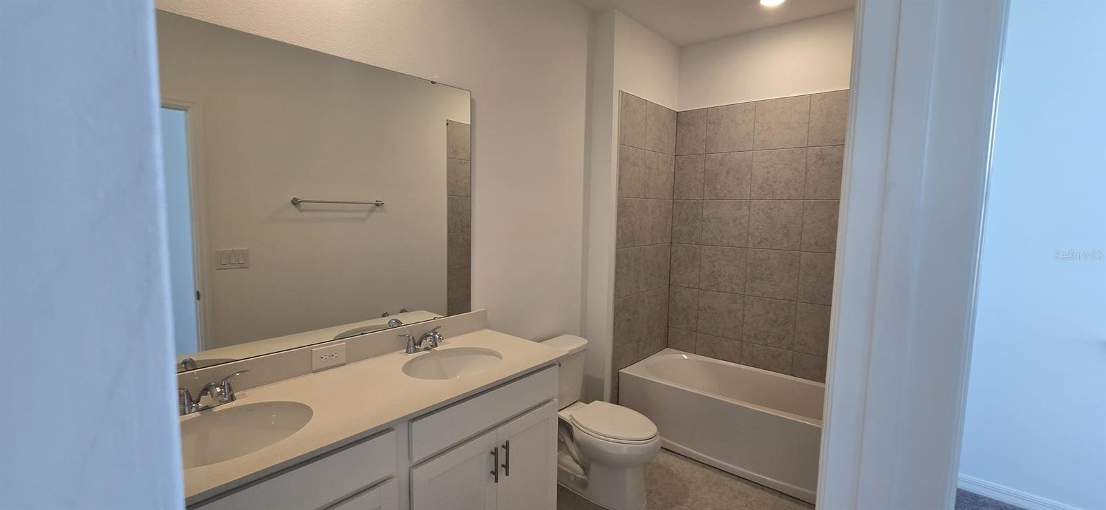 1828 Shadow Box Bnd Property Photo 9