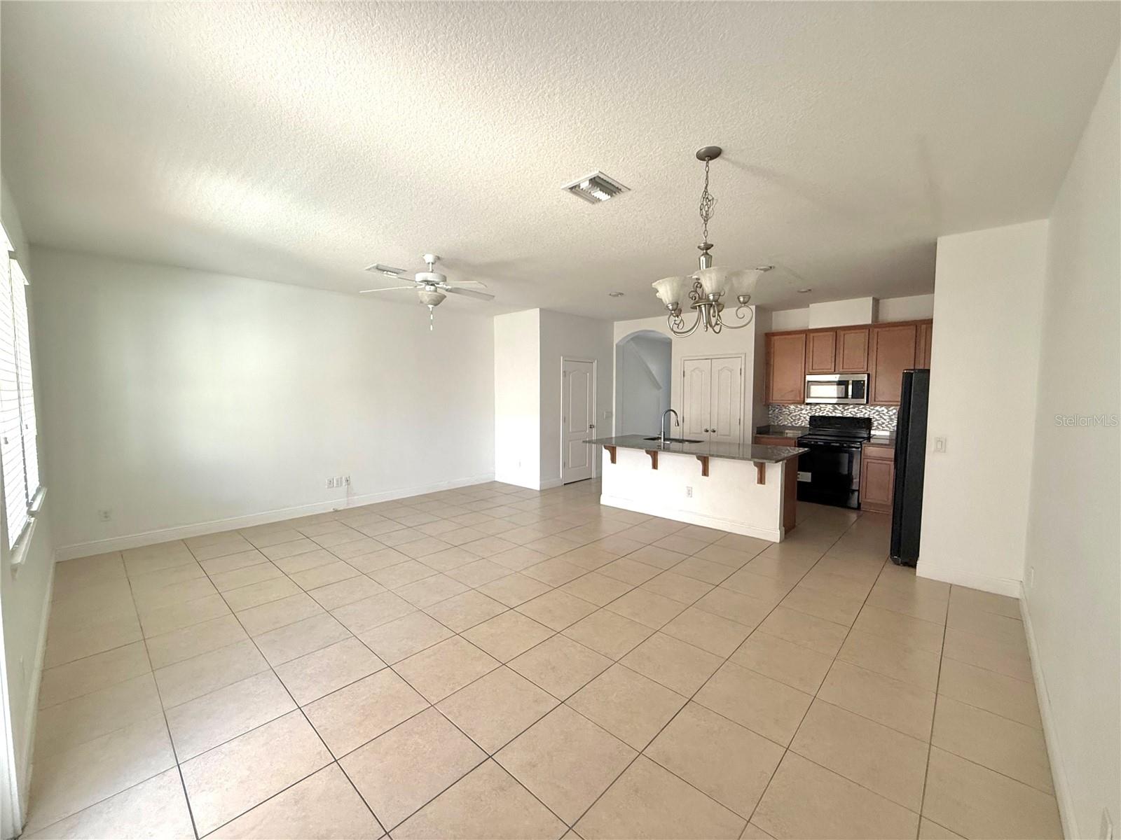 8615 Via Trieste Dr Property Photo 4