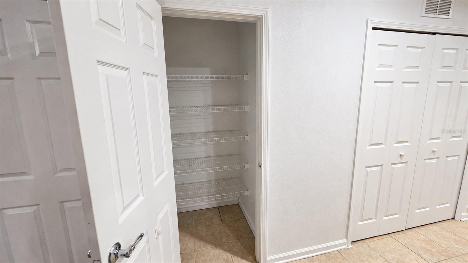 2086 Kings Palace Dr #2086 Property Photo 8