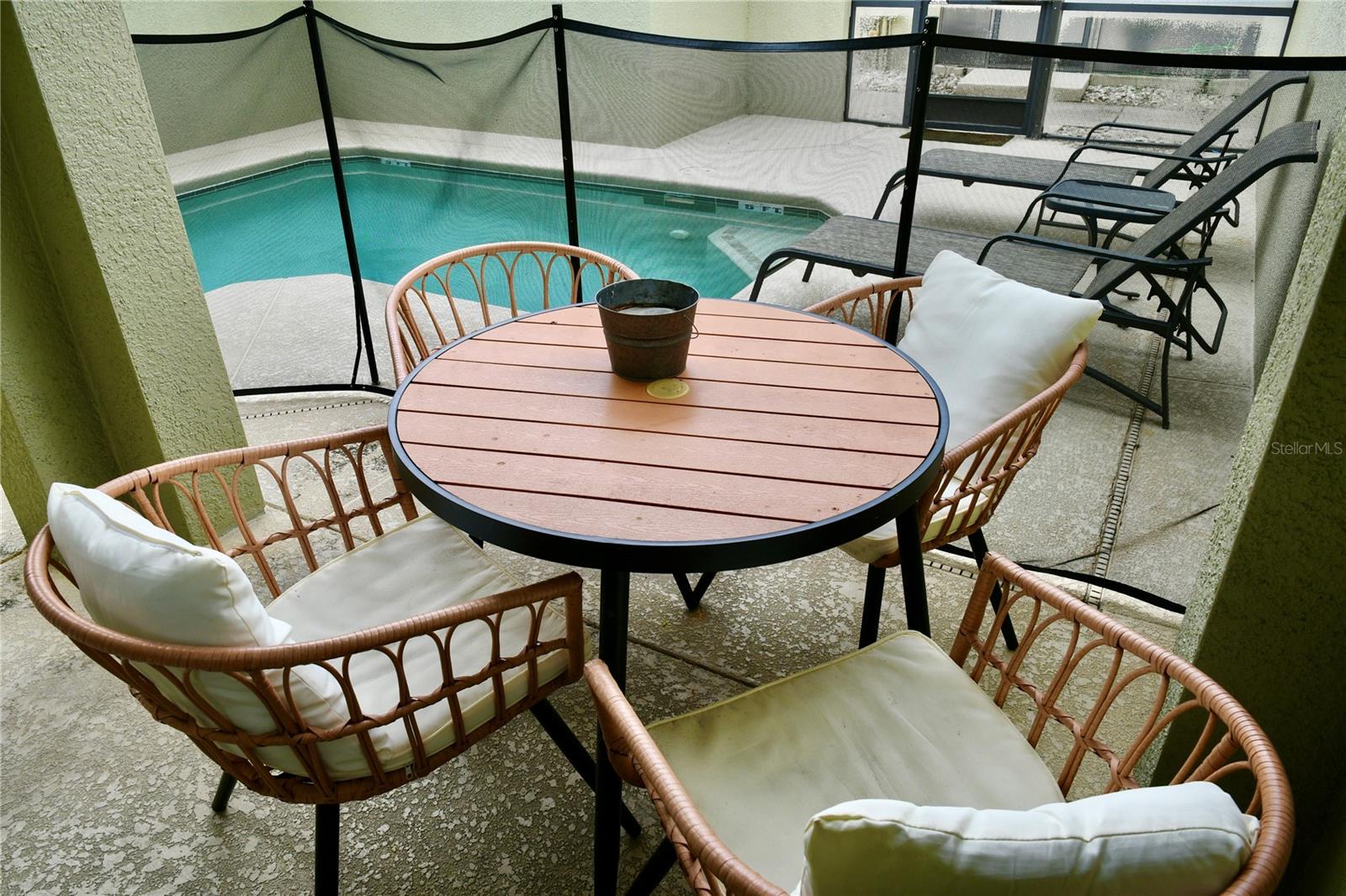 8964 Cat Palm Rd Property Photo 17