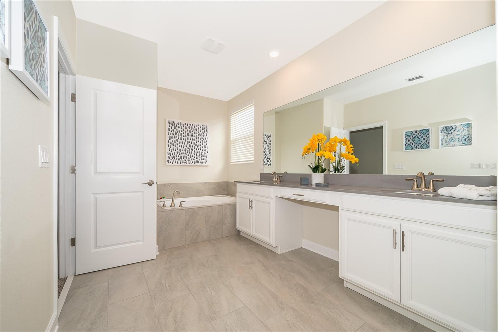 2764 Bookmark Dr Property Photo 15