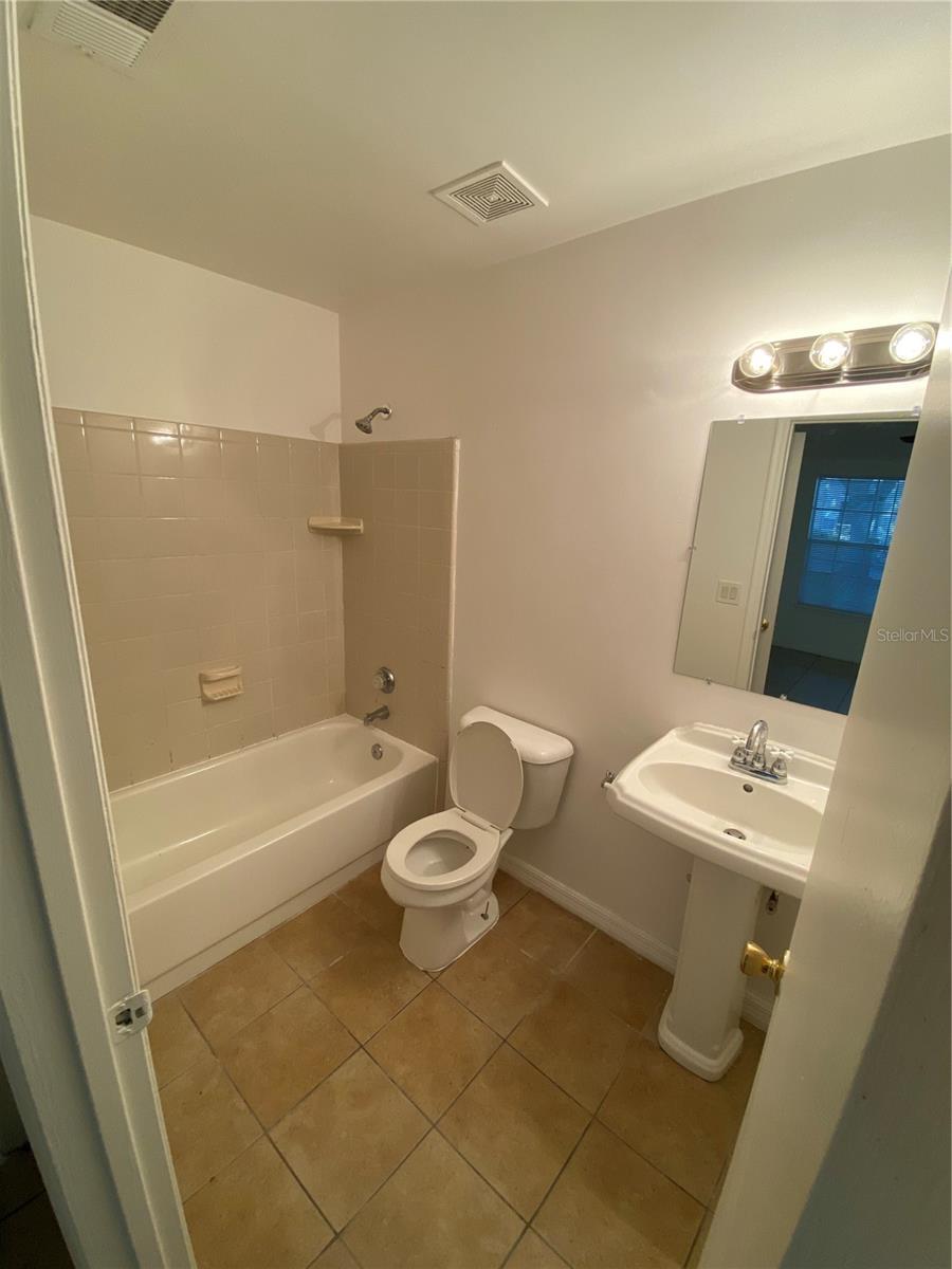 5968 Westgate Dr #101 Property Photo 15