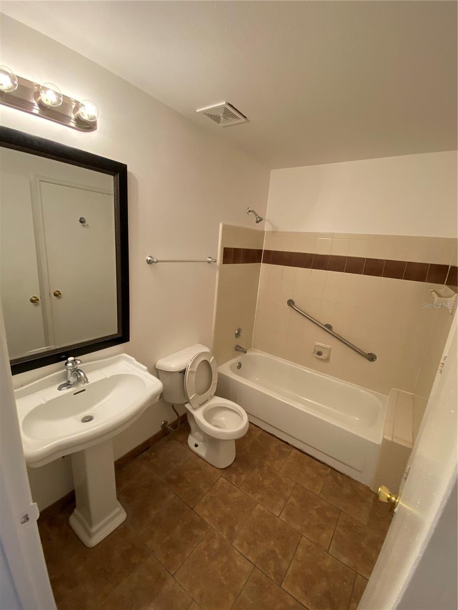 5968 Westgate Dr #101 Property Photo 20