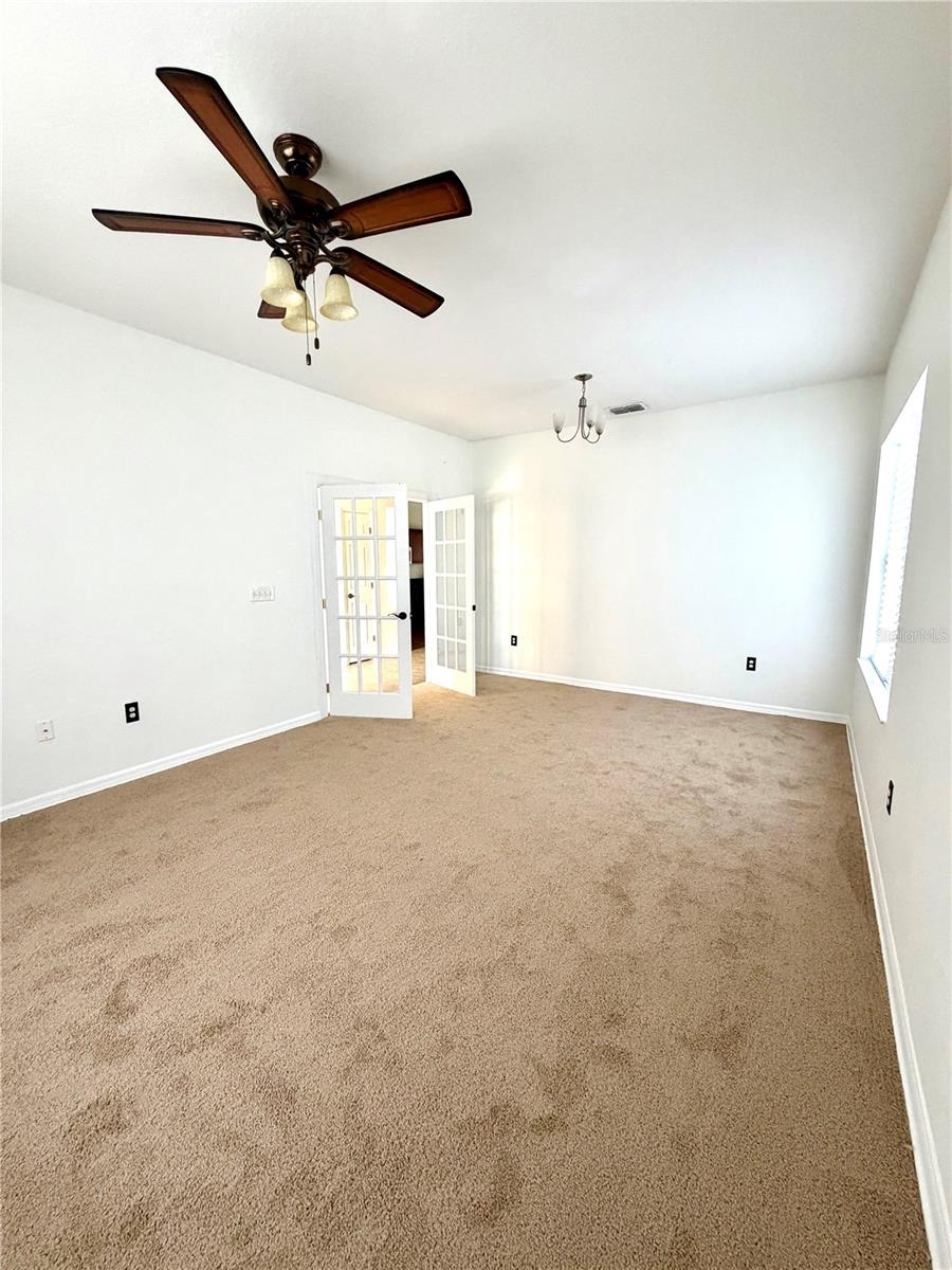 520 Highland Meadows Ave Property Photo 9