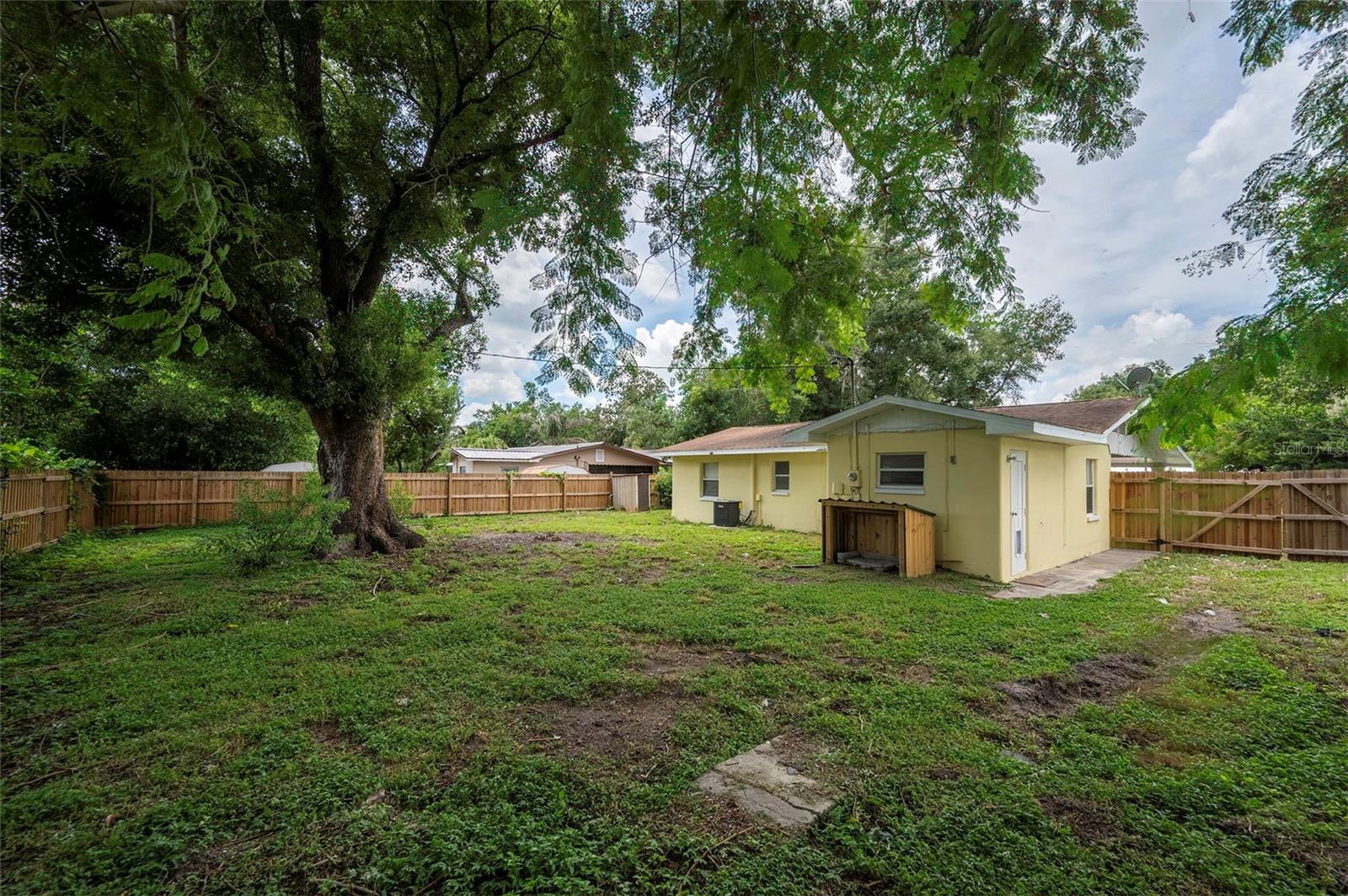 5136 Studio Dr Property Photo 6
