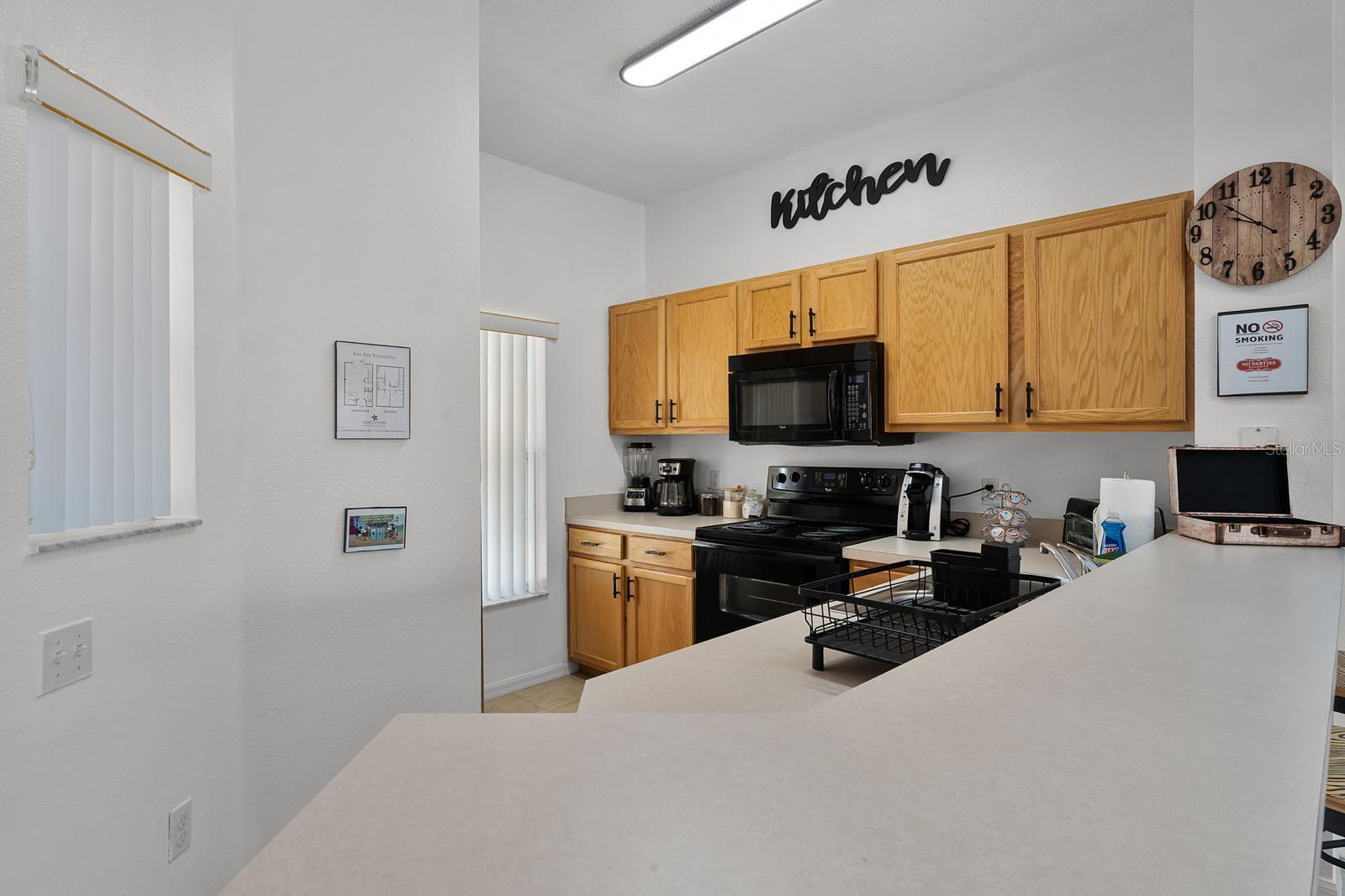 4731 Vero Beach Pl Property Photo 3
