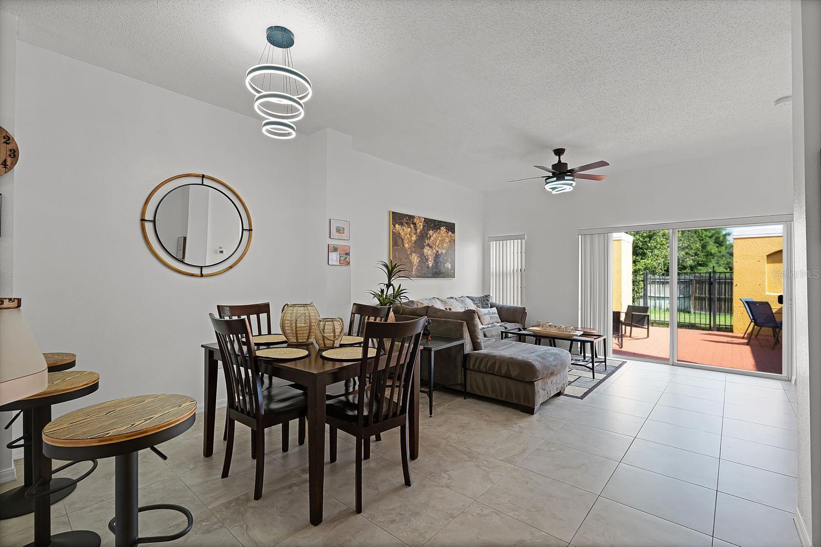 4731 Vero Beach Pl Property Photo 5