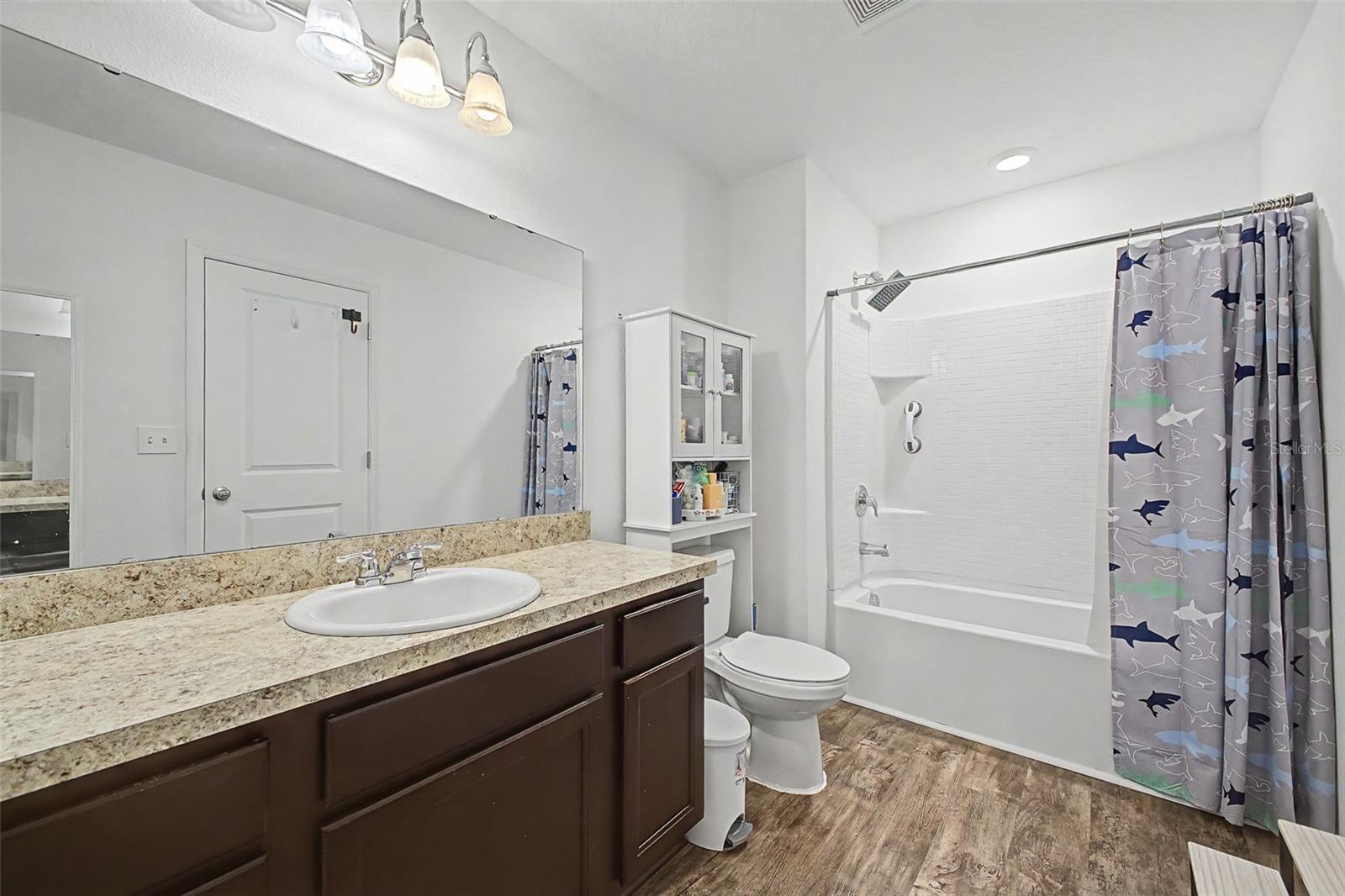 879 Grandin St Property Photo 16