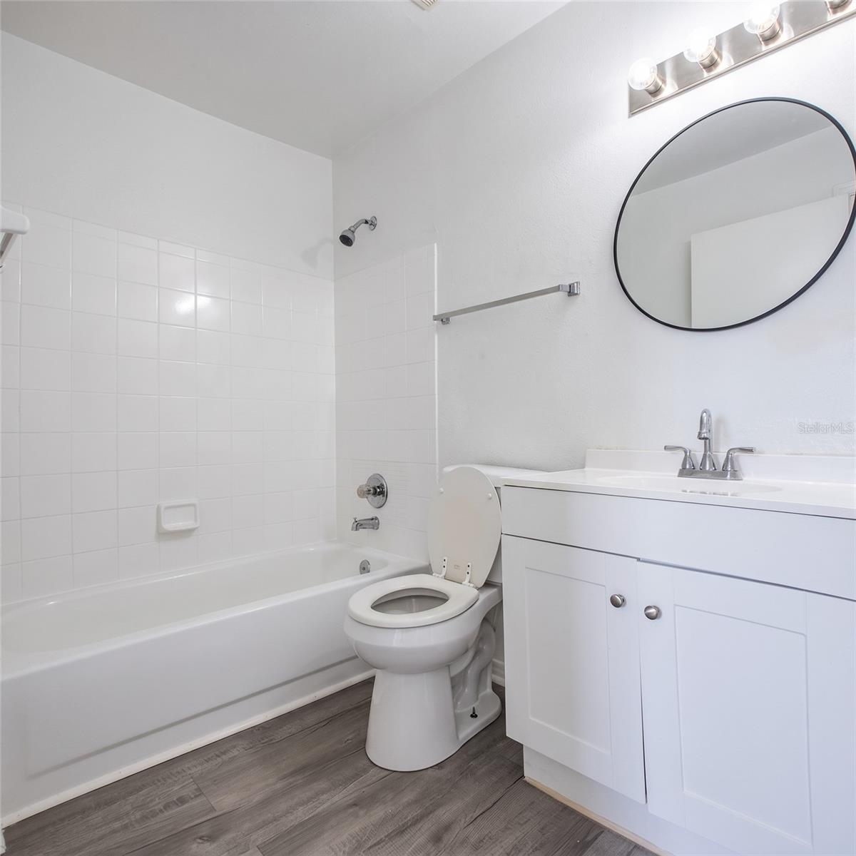 6142 Westgate Dr #304 Property Photo 14