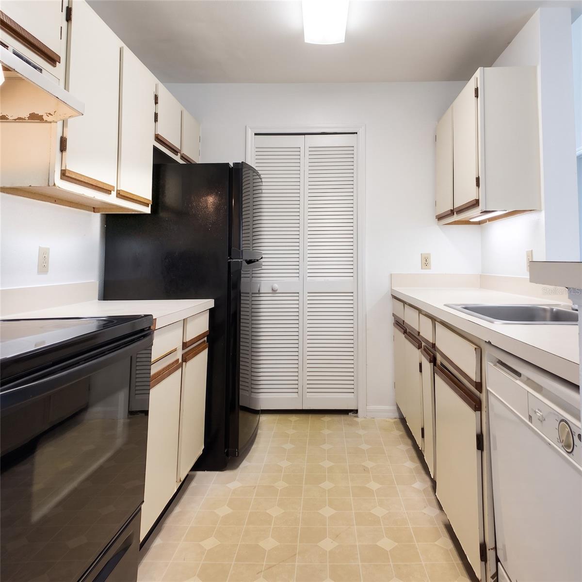 6142 Westgate Dr #304 Property Photo 25