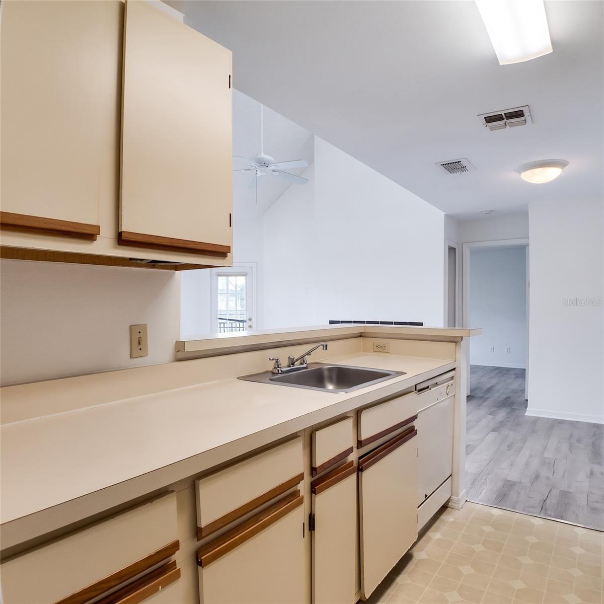 6142 Westgate Dr #304 Property Photo 27
