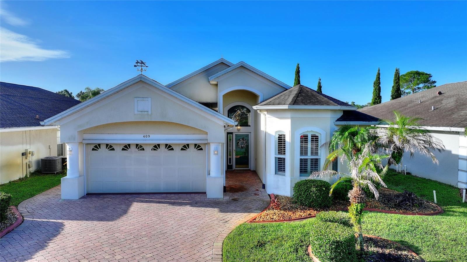 409 Royal Palm Dr Property Photo 1