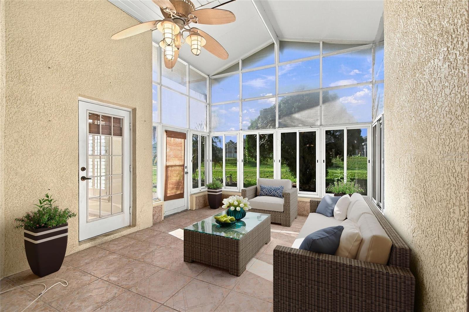 409 Royal Palm Dr Property Photo 3
