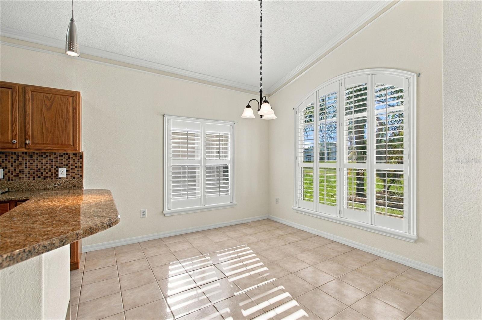 409 Royal Palm Dr Property Photo 25