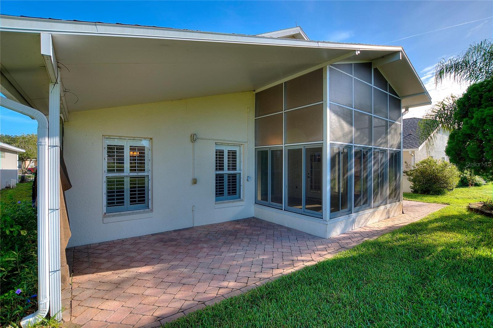 409 Royal Palm Dr Property Photo 32