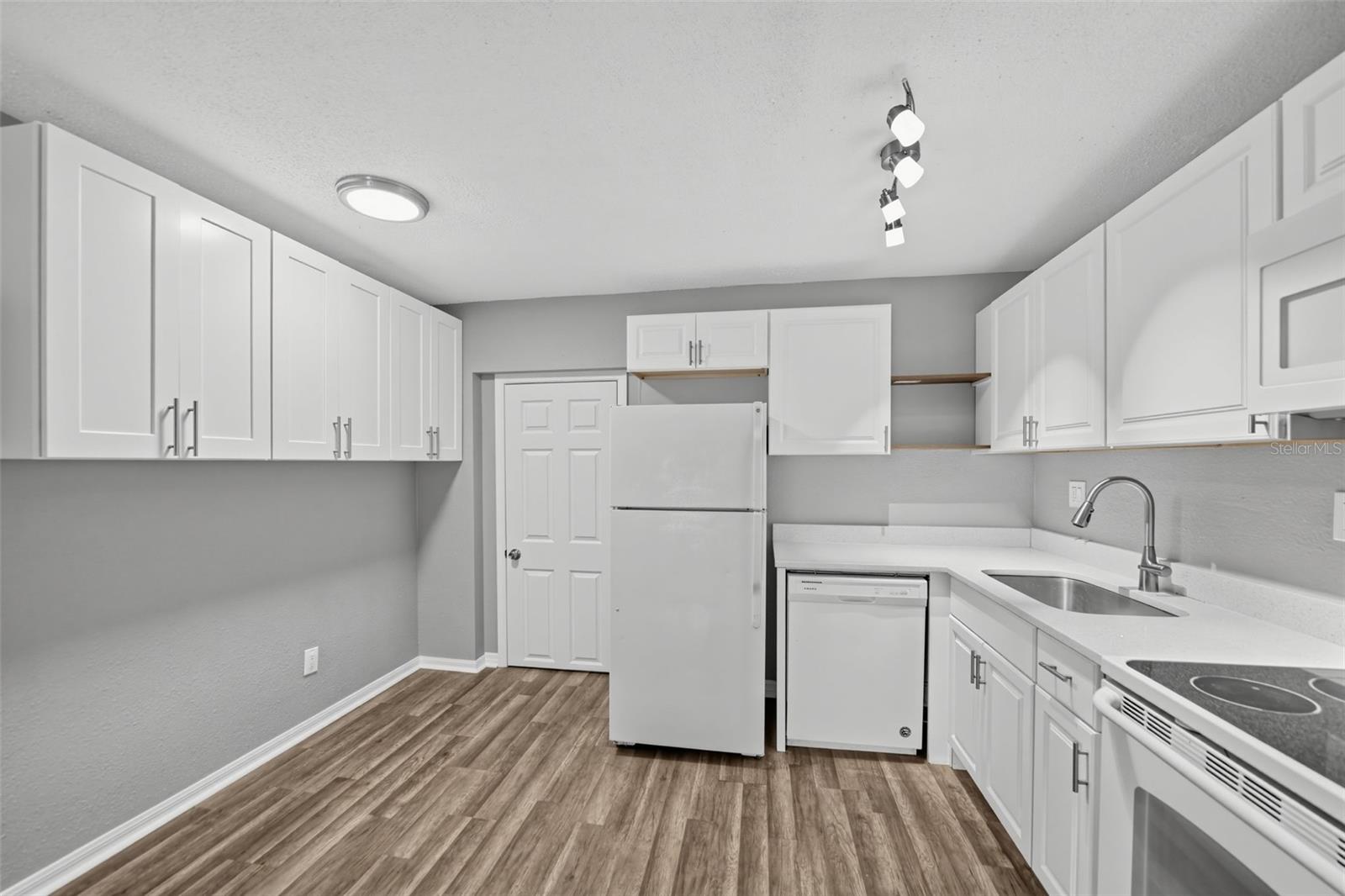 4169 Gaither St Property Photo 8