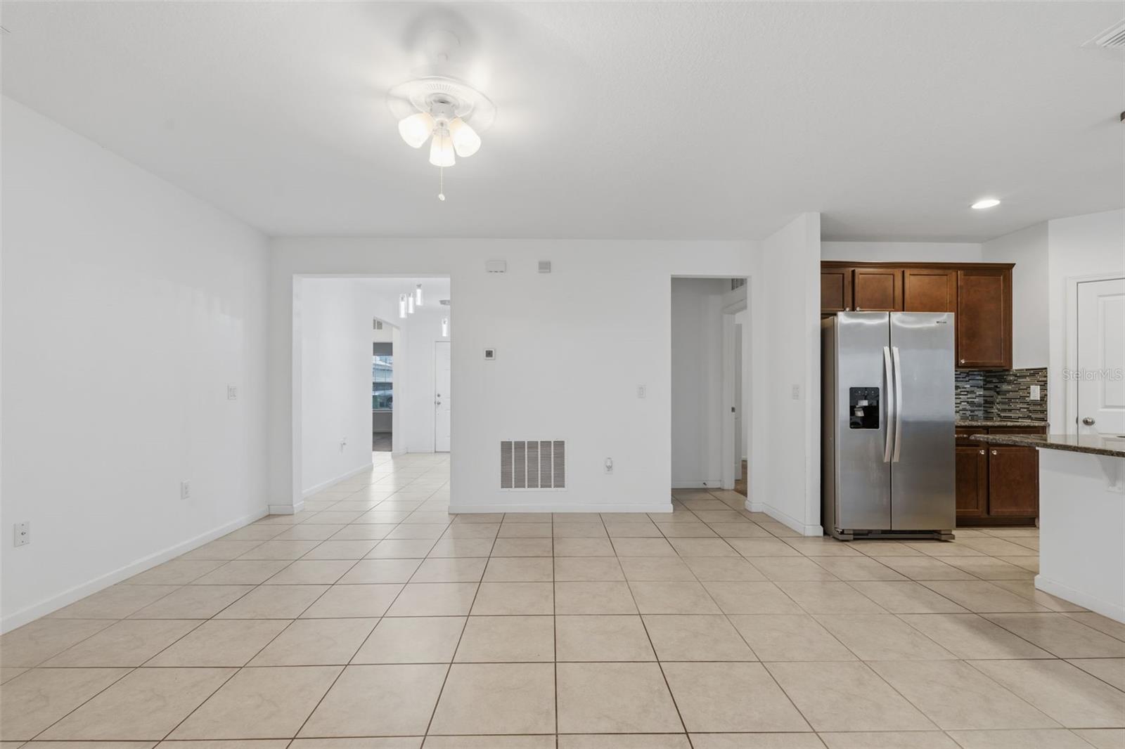 836 Cambridge Dr Property Photo 17