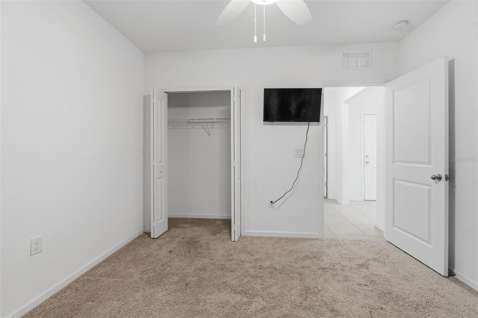 836 Cambridge Dr Property Photo 21