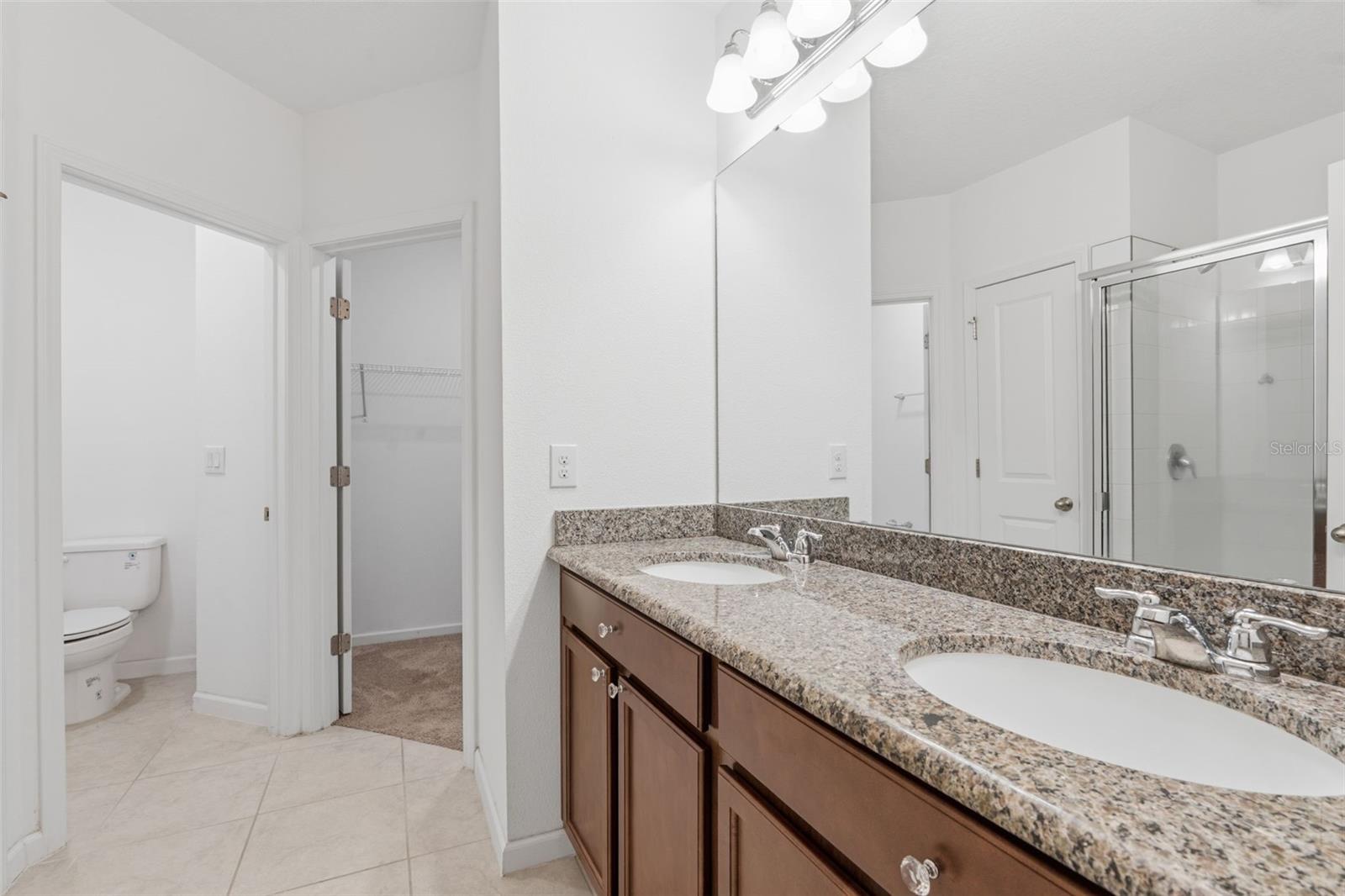 836 Cambridge Dr Property Photo 30