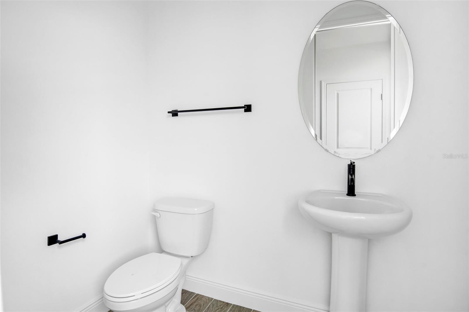 6492 Barnstorm Way Property Photo 9