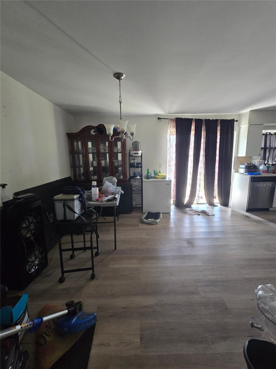 310 Ogden St Property Photo 5