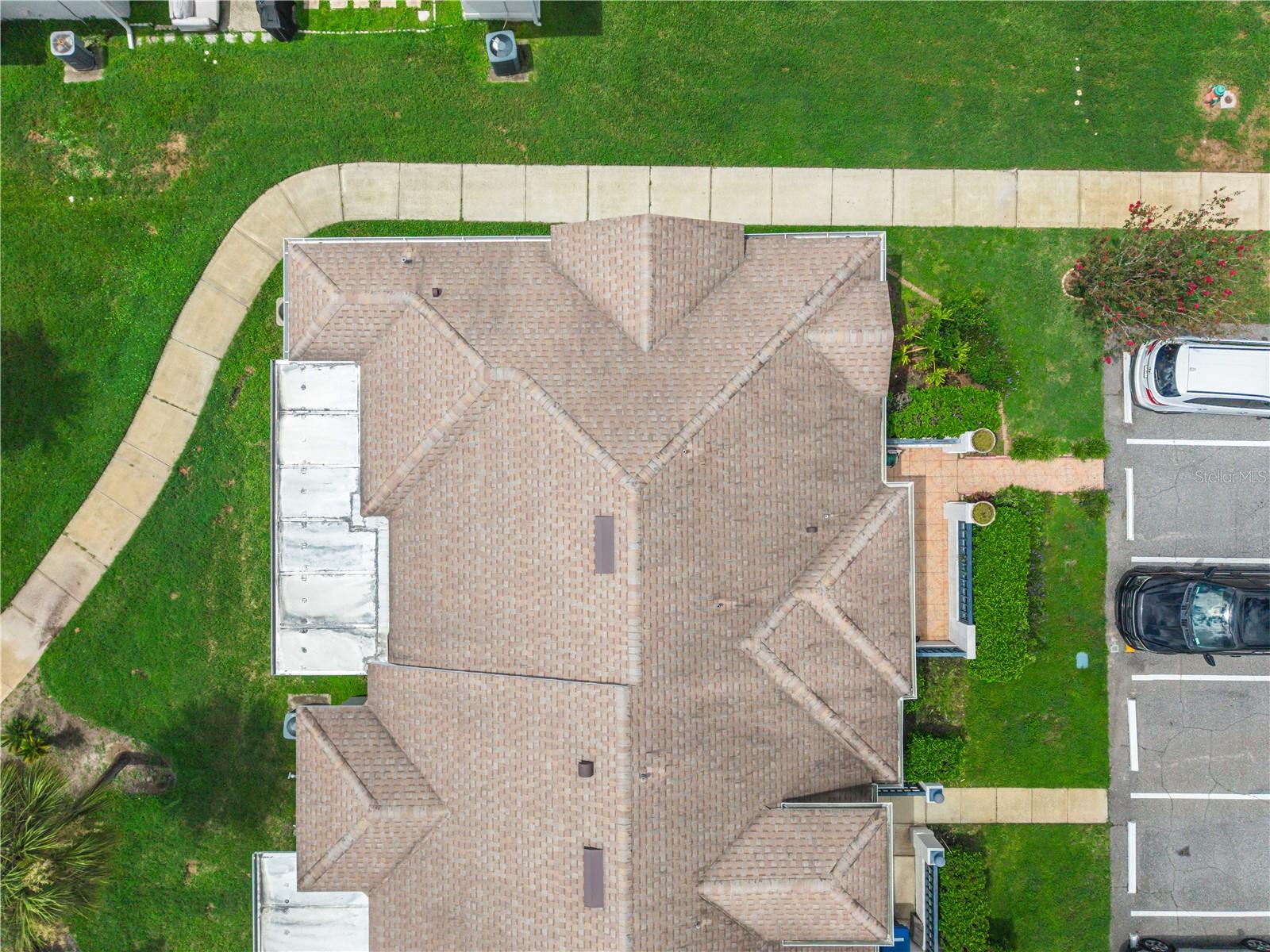 1226 Lucaya Cir Property Photo 4