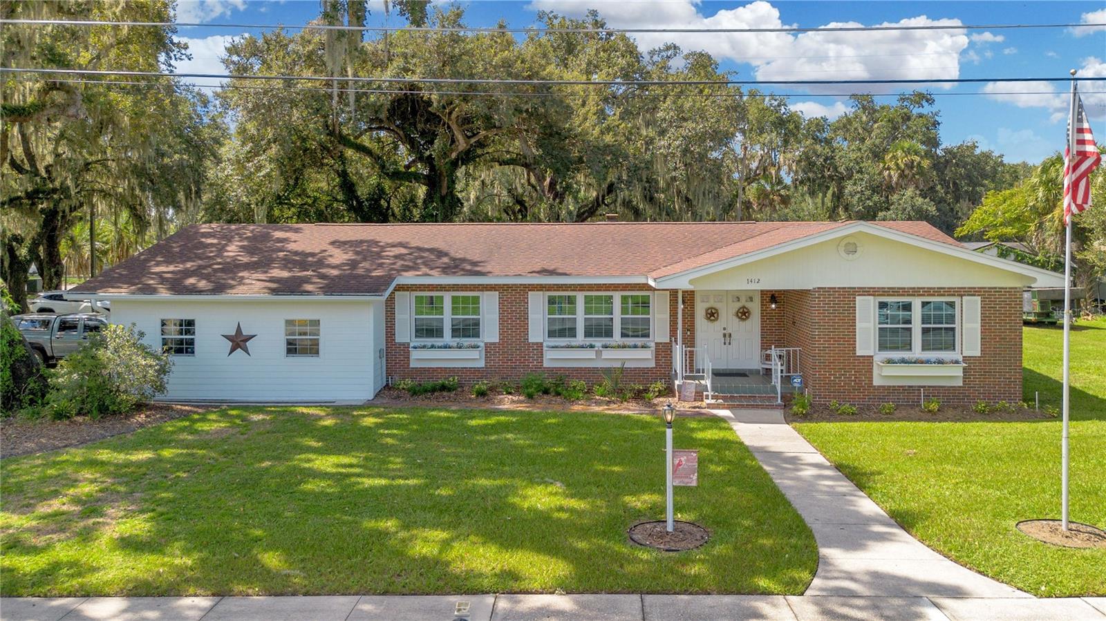 1412 LAKEVIEW AVE Property Photo 1