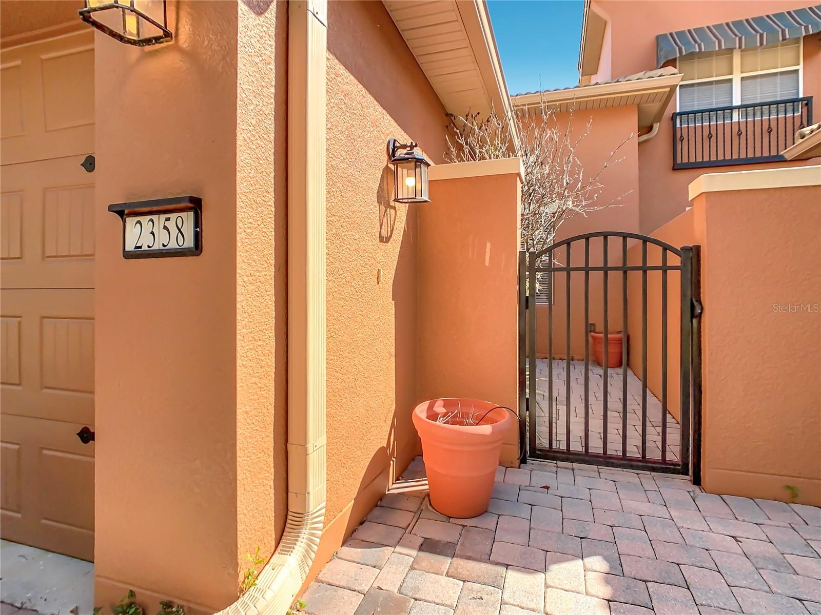 2358 Palm Tree Dr Property Photo 4