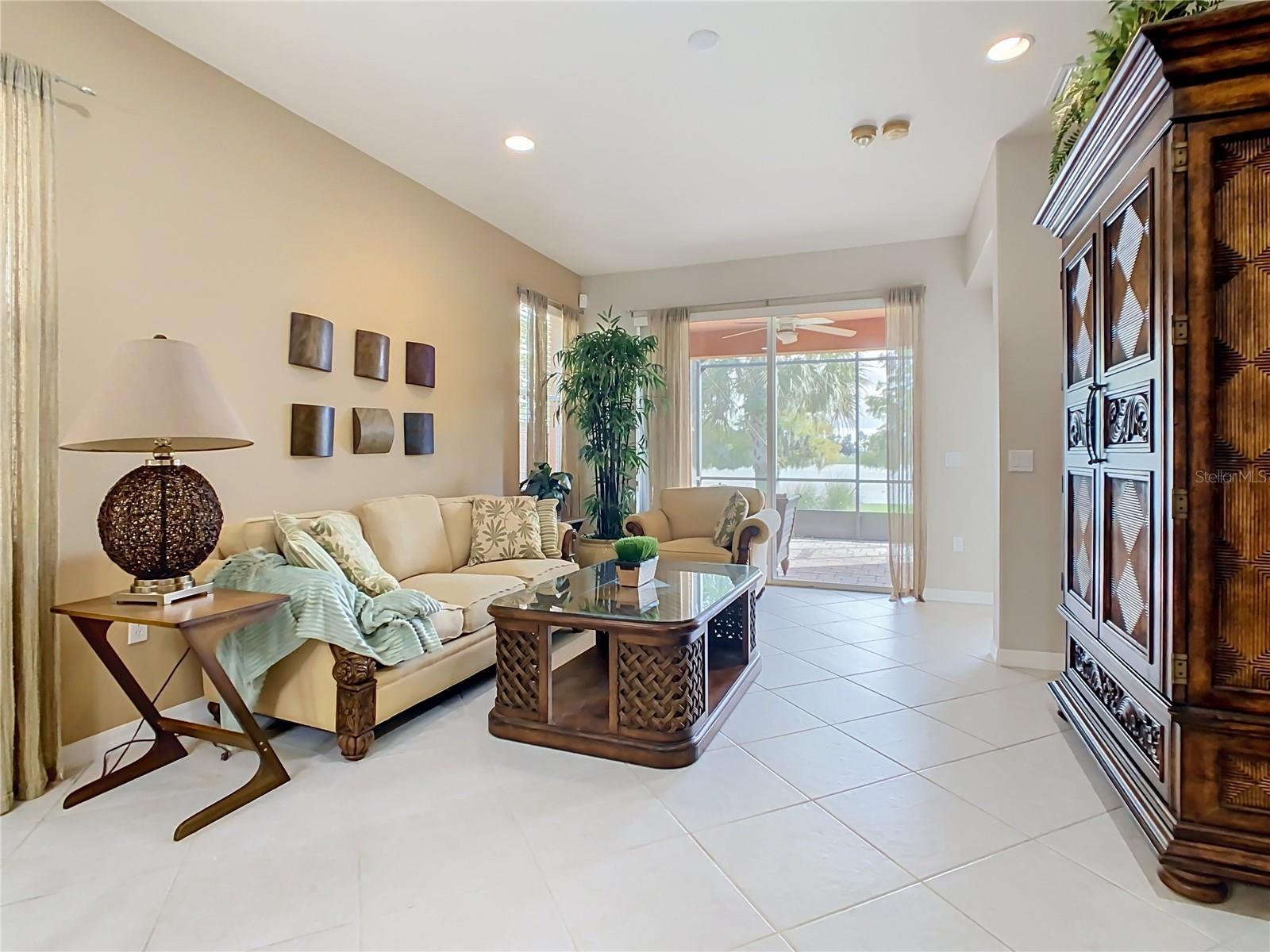 2358 Palm Tree Dr Property Photo 25