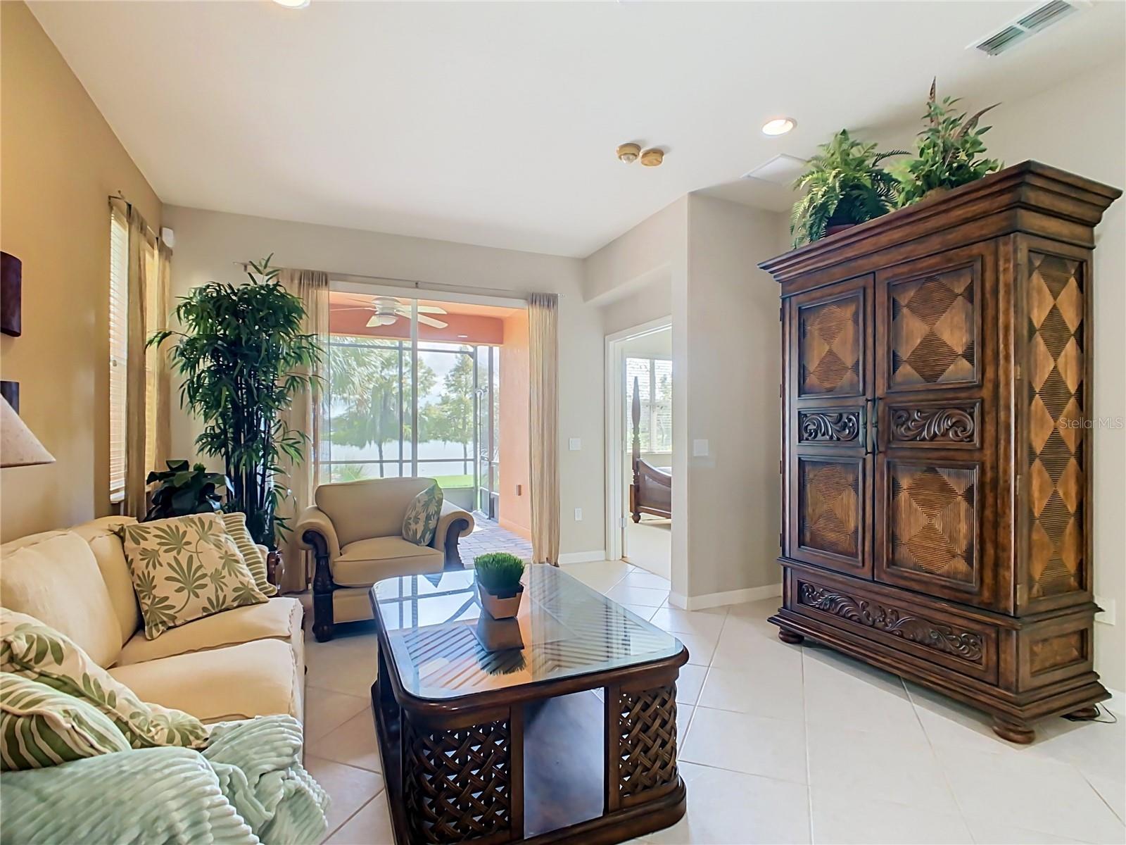 2358 Palm Tree Dr Property Photo 26